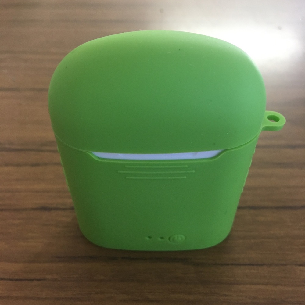 New silicon AirPods case cover